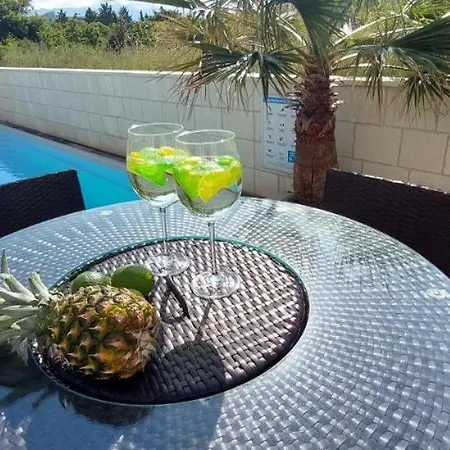 Apartments Pool Villa Maria, Novalja Exterior foto