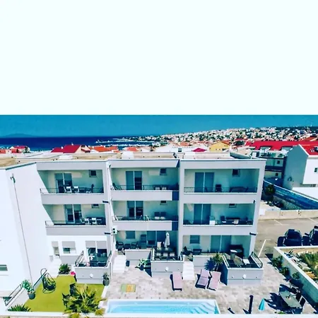 Apartments Pool Villa Maria, Novalja Exterior foto
