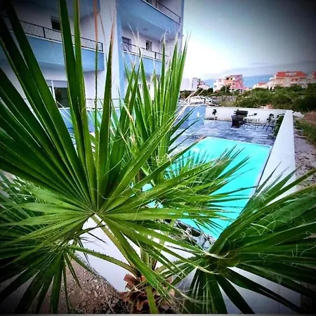 Apartments Pool Villa Maria, Novalja Exterior photo