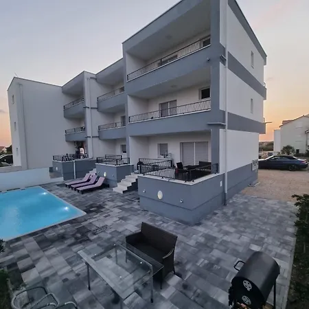 Apartments Pool Villa Maria, Novalja Exterior foto