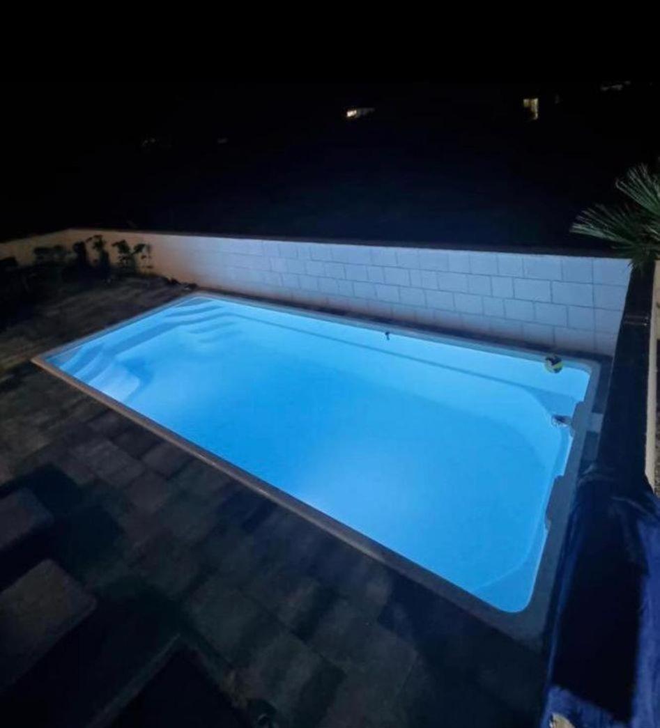 Pool Maria, Novalja